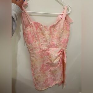 Super cute shoulder tie dress